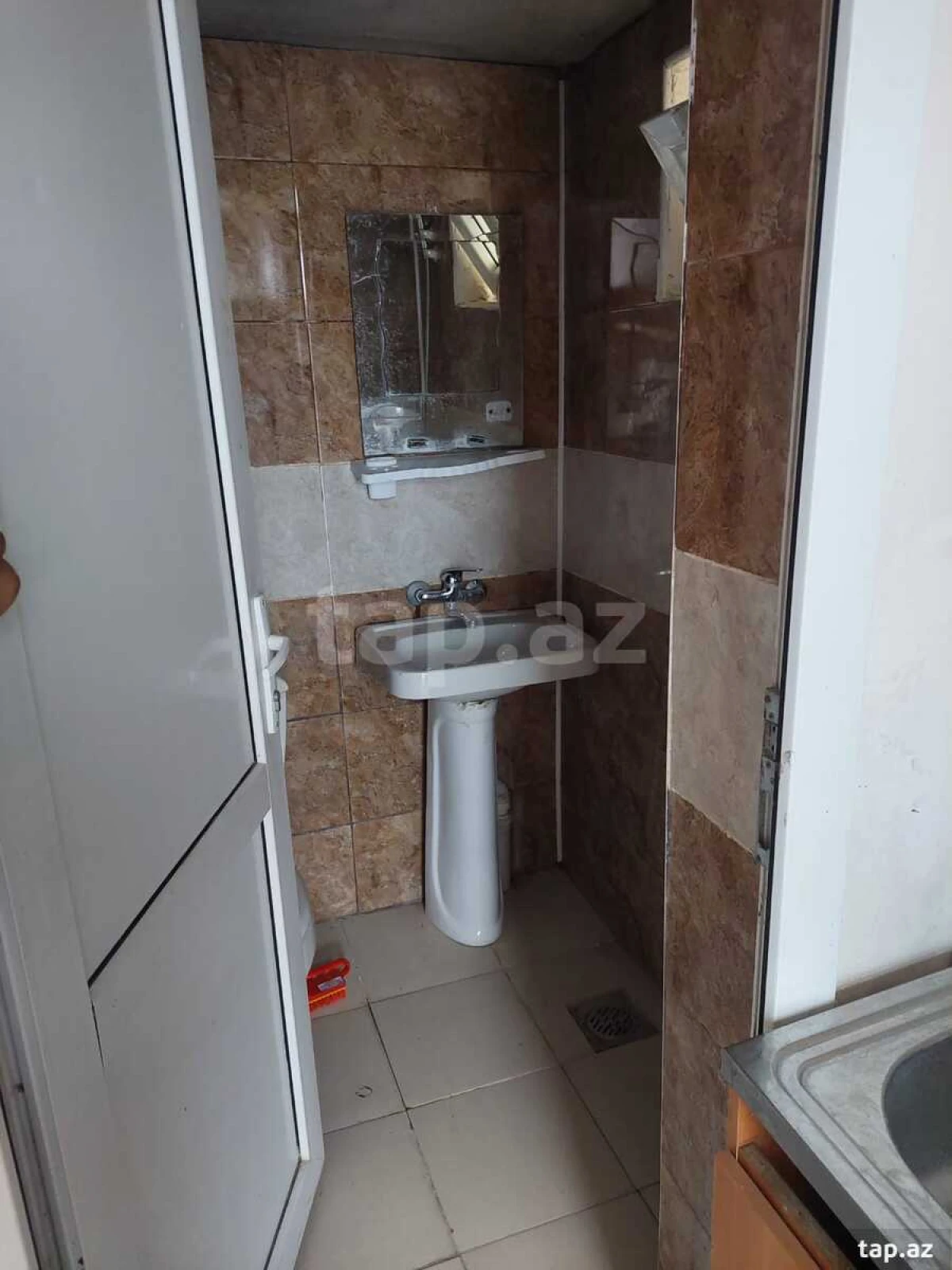 Kirayə verilir 1 otaqlı həyət evi