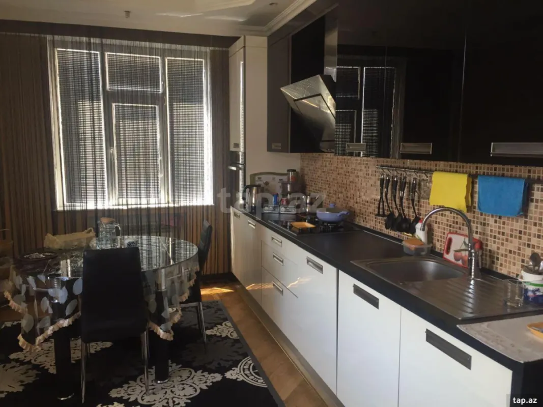 Kirayə verilir 2 otaqlı yeni tikili 85 m²