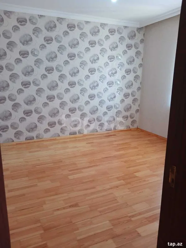 Satılır 6 otaqlı həyət evi