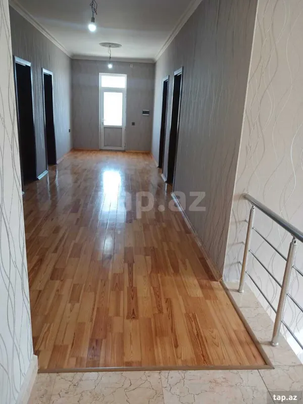 Satılır 6 otaqlı həyət evi