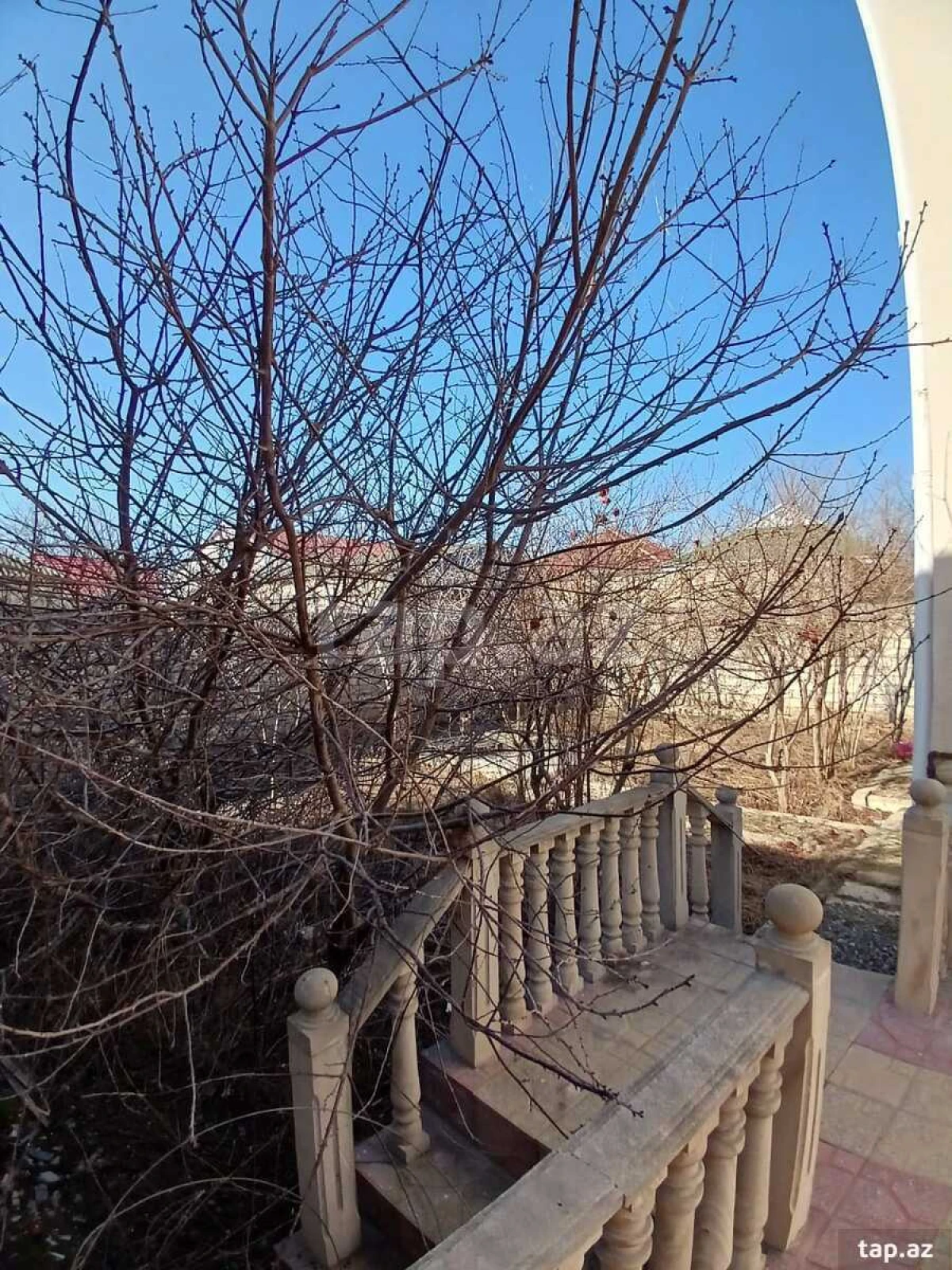 Satılır 6 otaqlı həyət evi