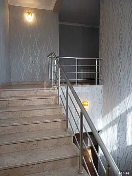 Satılır 6 otaqlı həyət evi