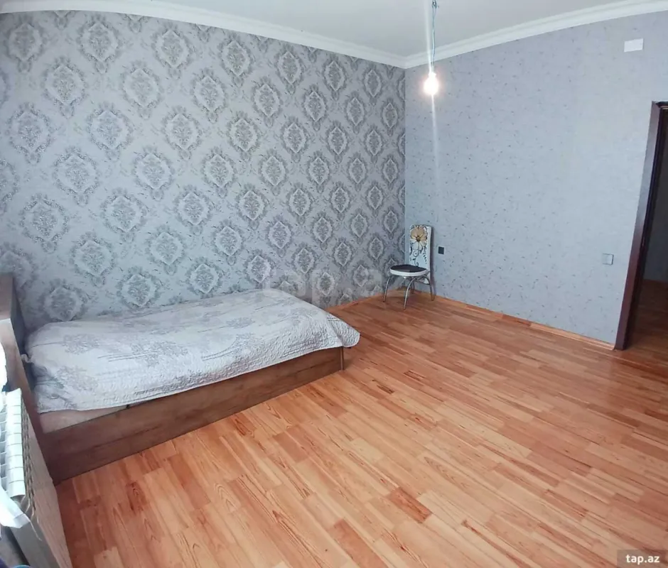 Satılır 6 otaqlı həyət evi