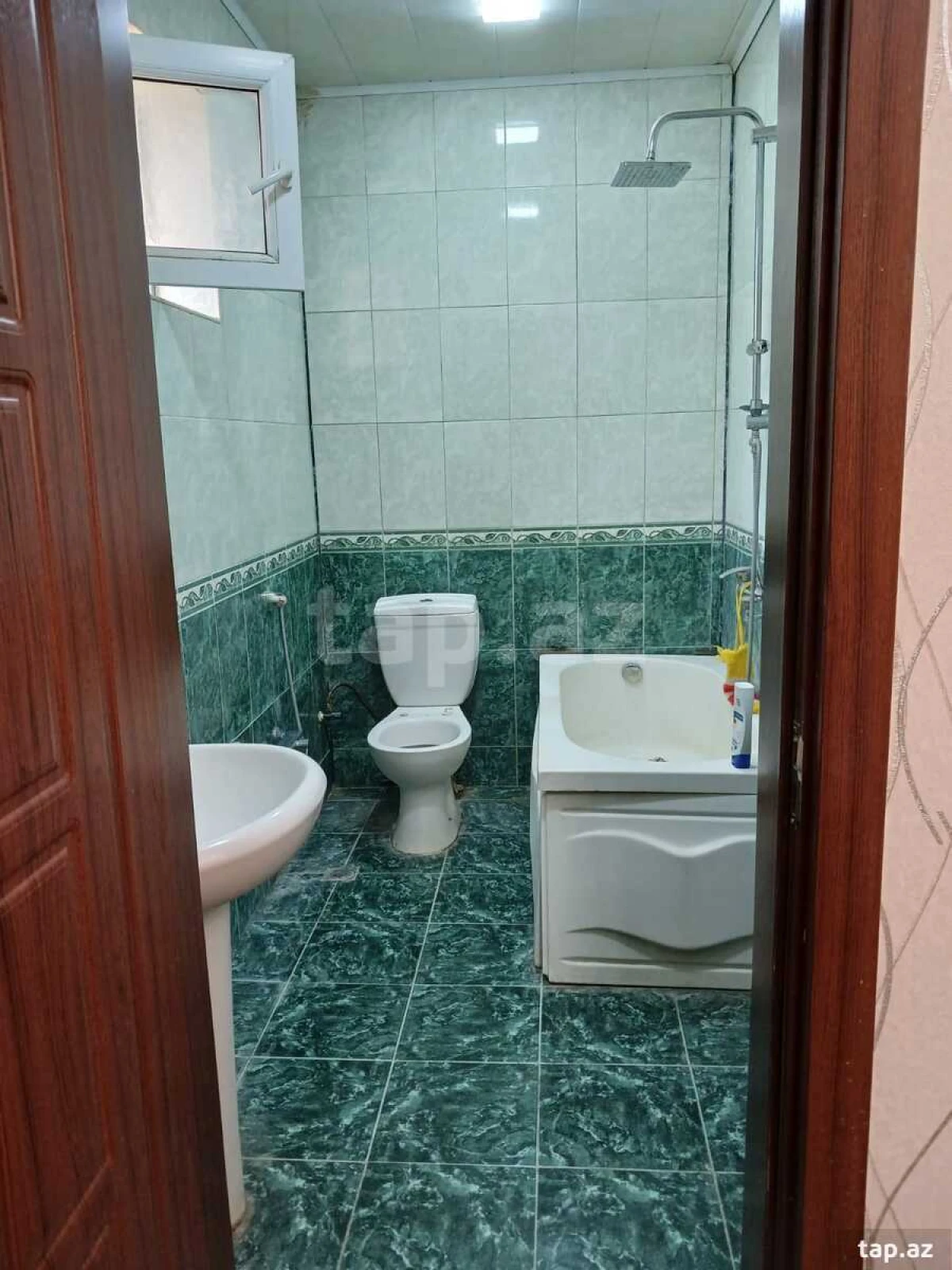 Satılır 6 otaqlı həyət evi