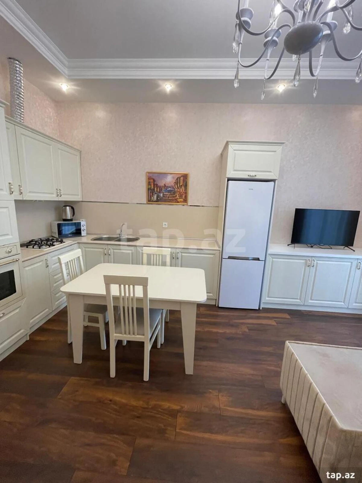 Kirayə verilir 2 otaqlı yeni tikili 70 m²