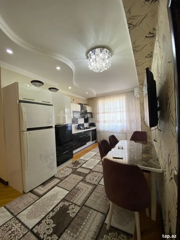 Satılır 4 otaqlı yeni tikili 135 m²