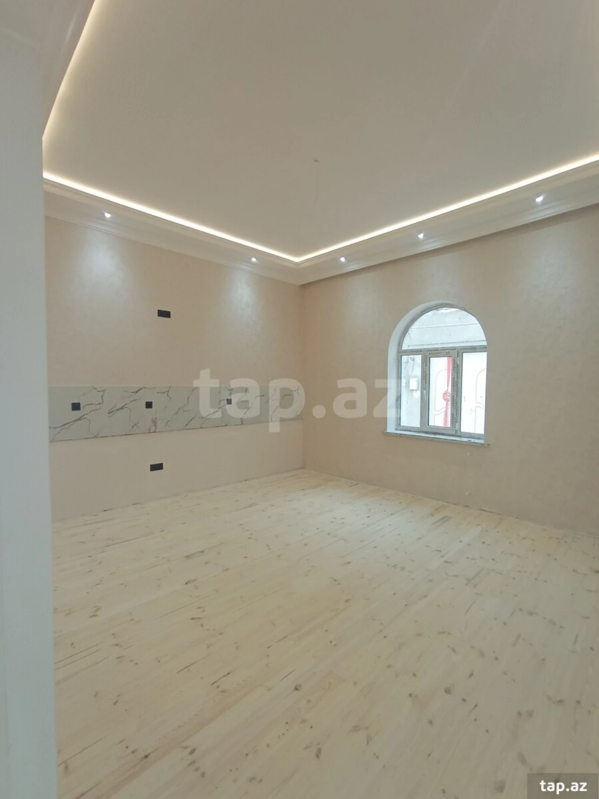 Satılır 5 otaqlı həyət evi