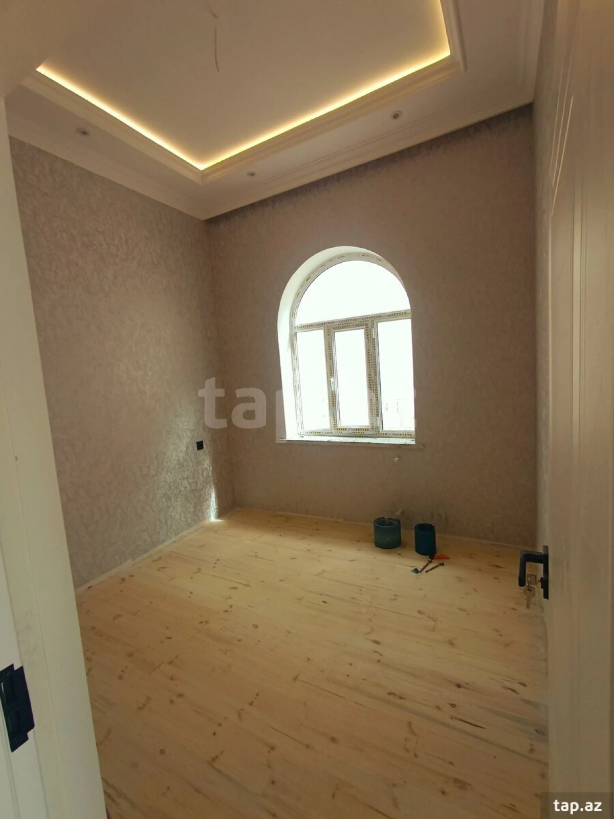 Satılır 5 otaqlı həyət evi