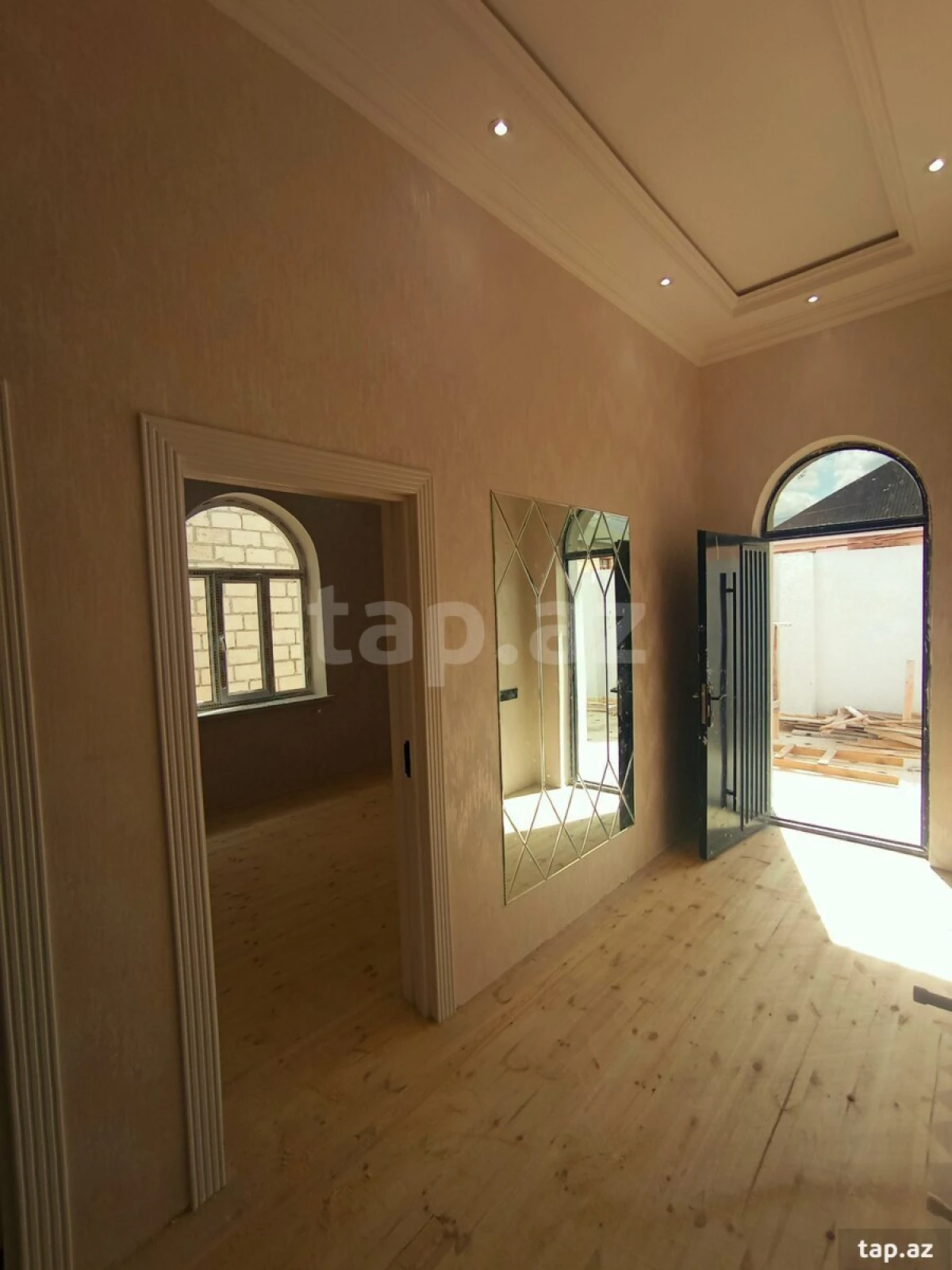 Satılır 5 otaqlı həyət evi