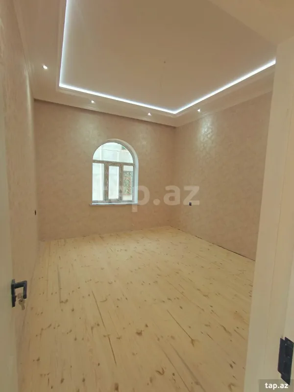 Satılır 5 otaqlı həyət evi