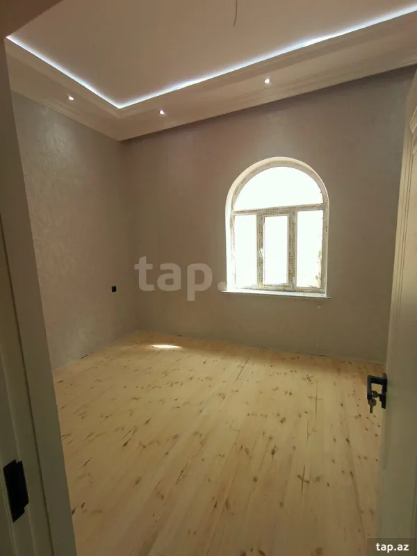 Satılır 5 otaqlı həyət evi