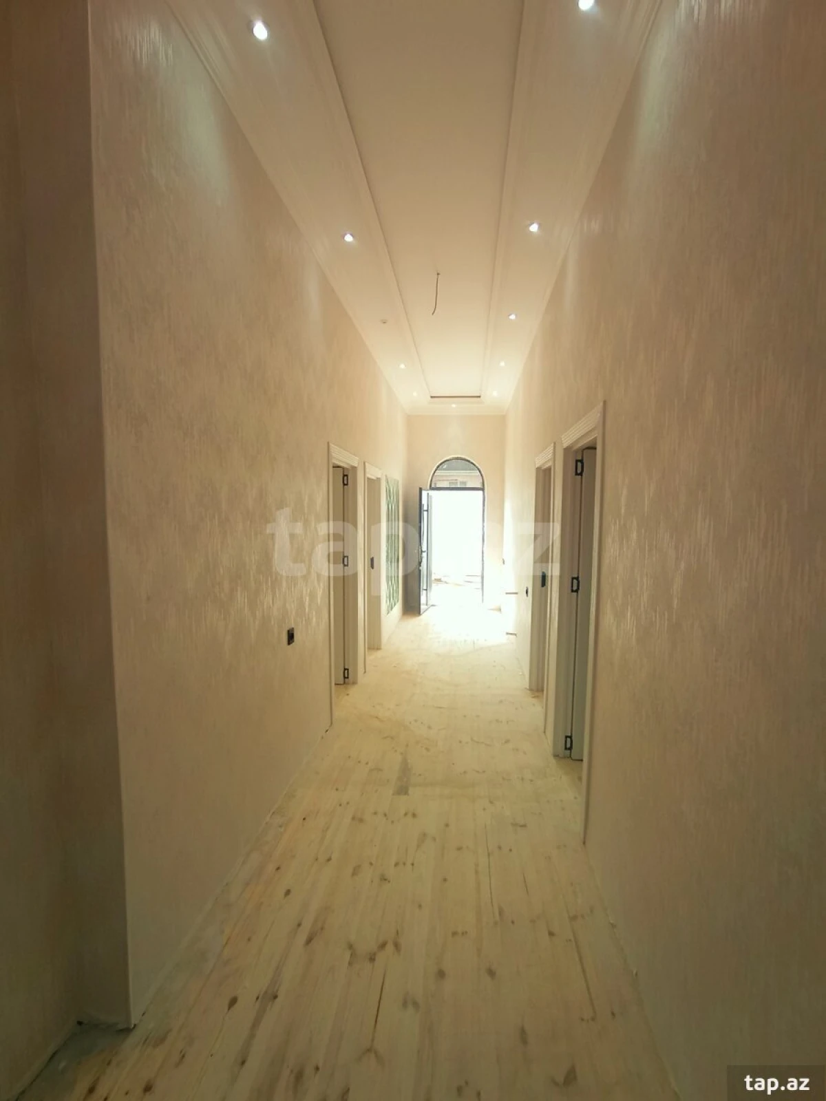 Satılır 5 otaqlı həyət evi