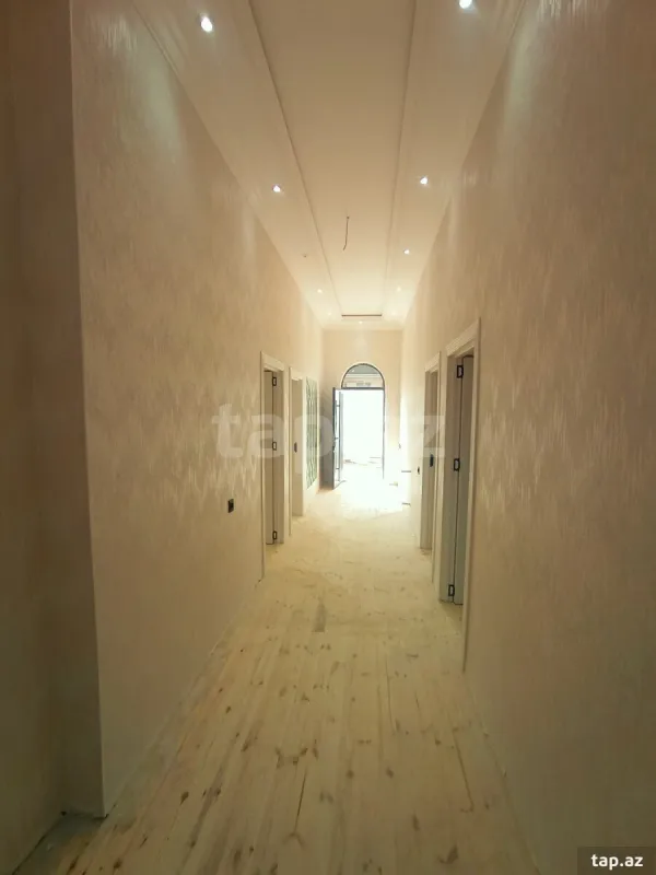 Satılır 5 otaqlı həyət evi