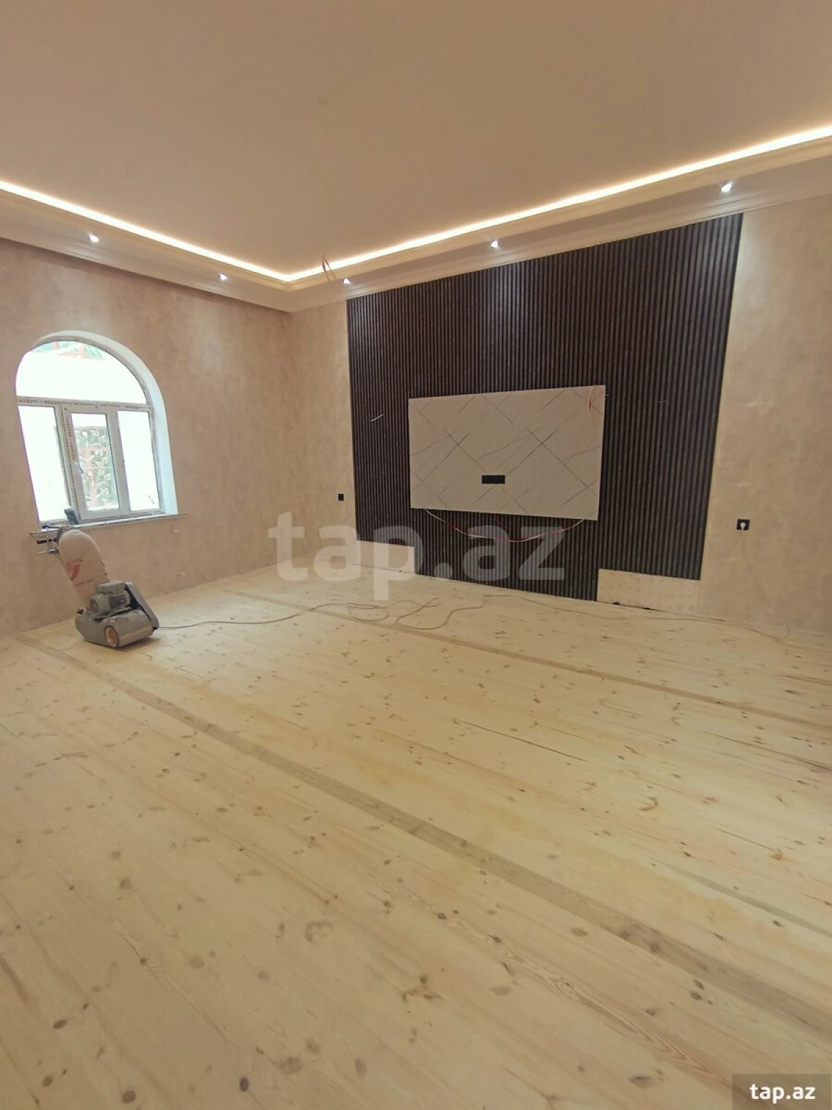 Satılır 5 otaqlı həyət evi