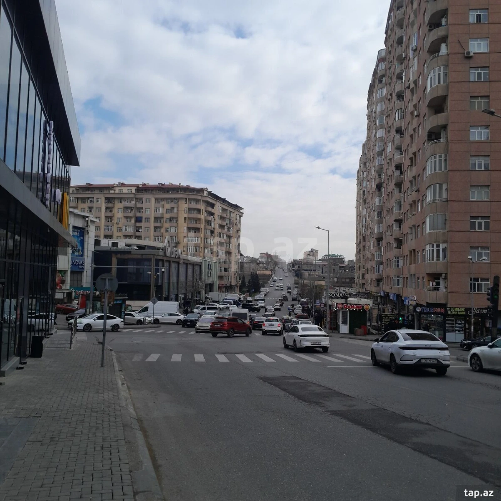 Kirayə verilir 2 otaqlı mənzil 75 m²