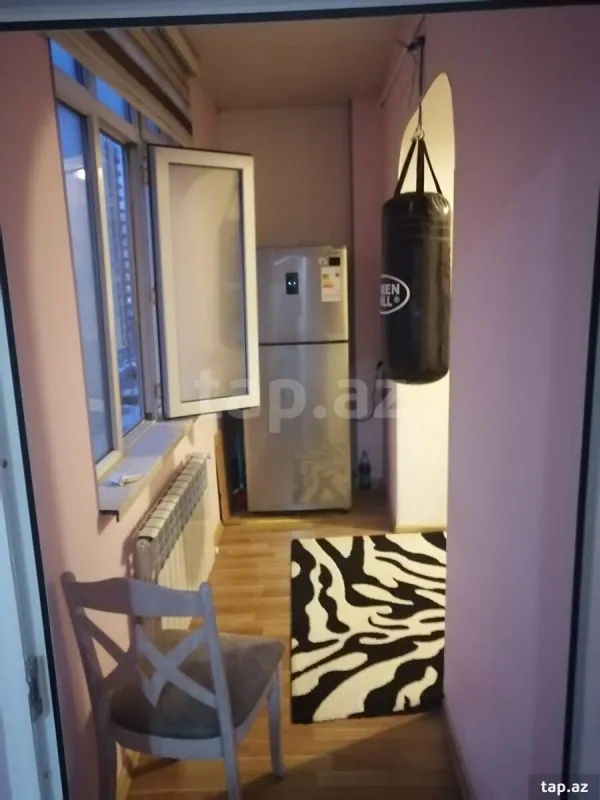 Kirayə verilir 2 otaqlı mənzil 75 m²