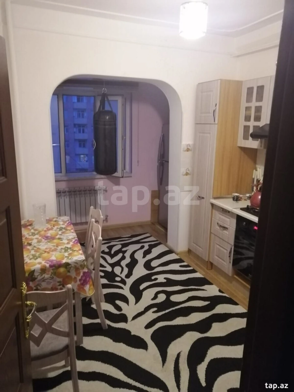 Kirayə verilir 2 otaqlı mənzil 75 m²