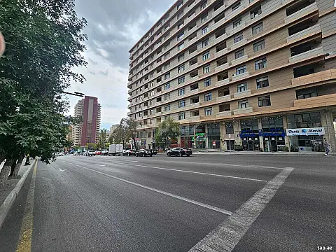 Satılır obyekt — Bakı, Yasamal