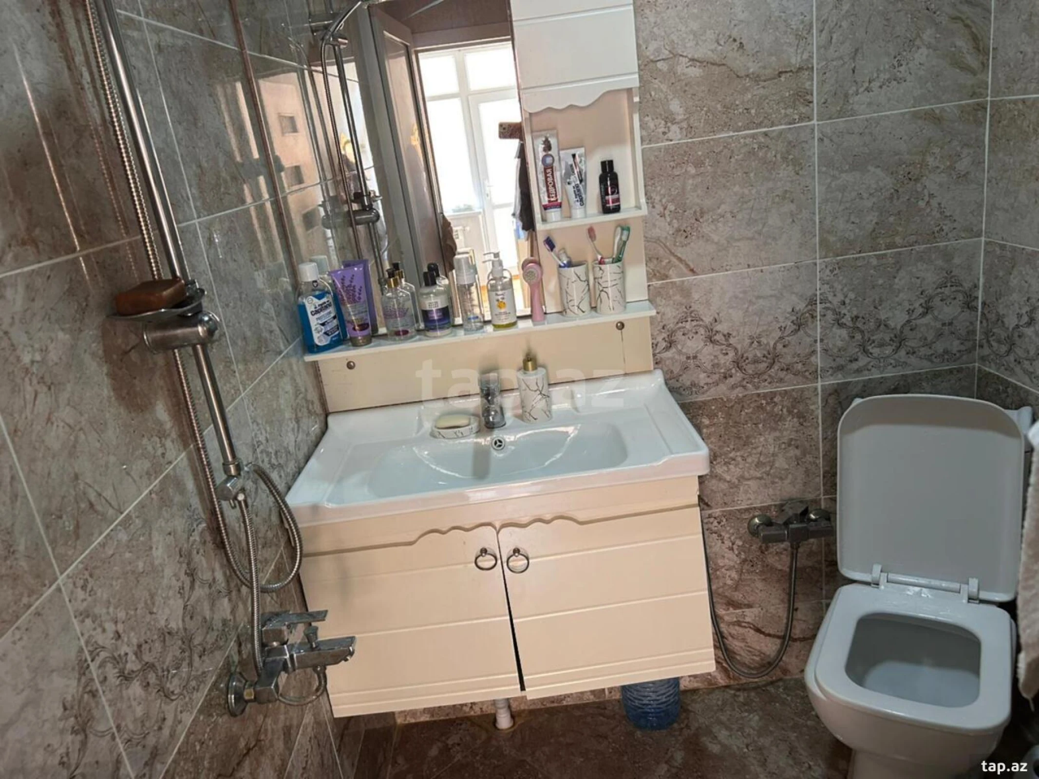 Satılır 4 otaqlı həyət evi