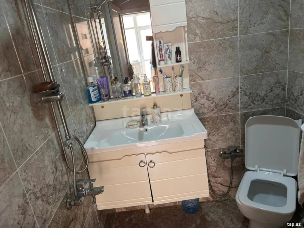 Satılır 4 otaqlı həyət evi