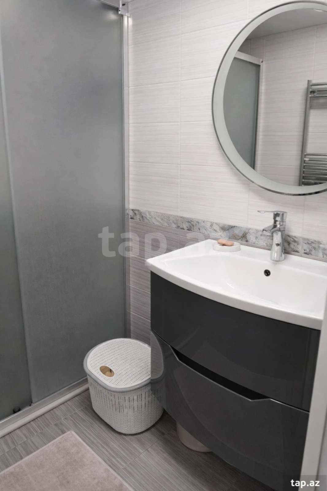 Satılır 5 otaqlı mənzil 120 m²