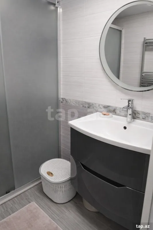 Satılır 5 otaqlı mənzil 120 m²