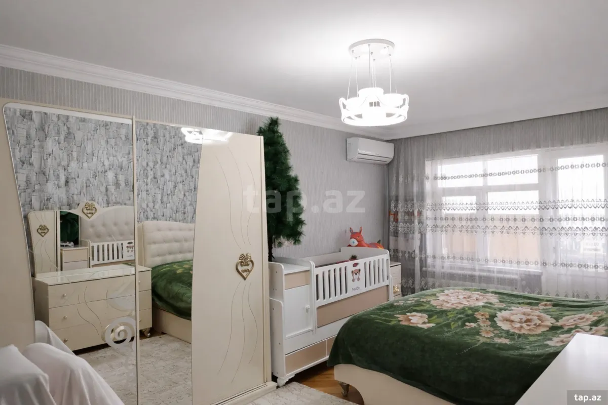 Satılır 5 otaqlı mənzil 120 m²