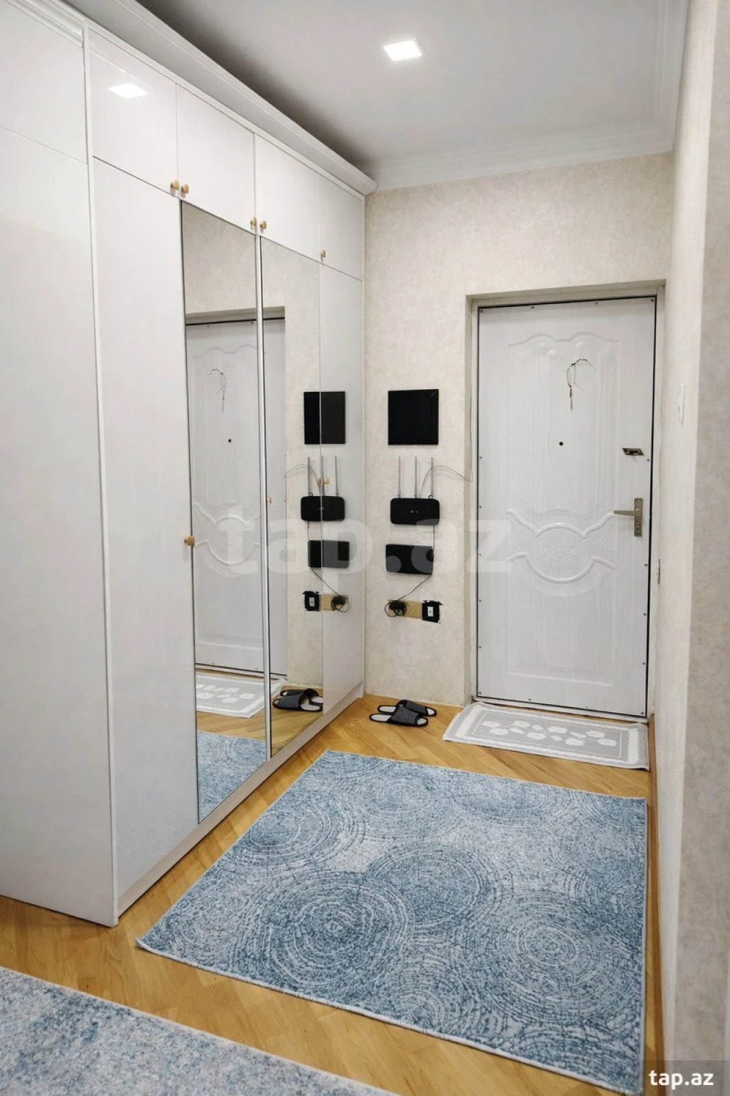 Satılır 5 otaqlı mənzil 120 m²