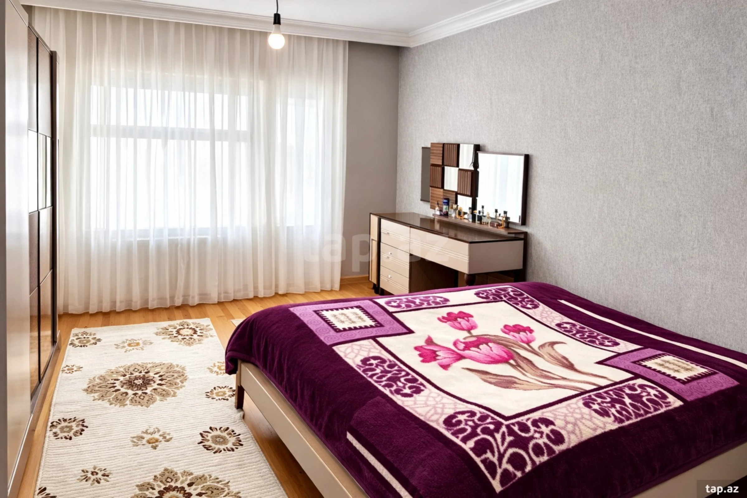 Satılır 5 otaqlı mənzil 120 m²