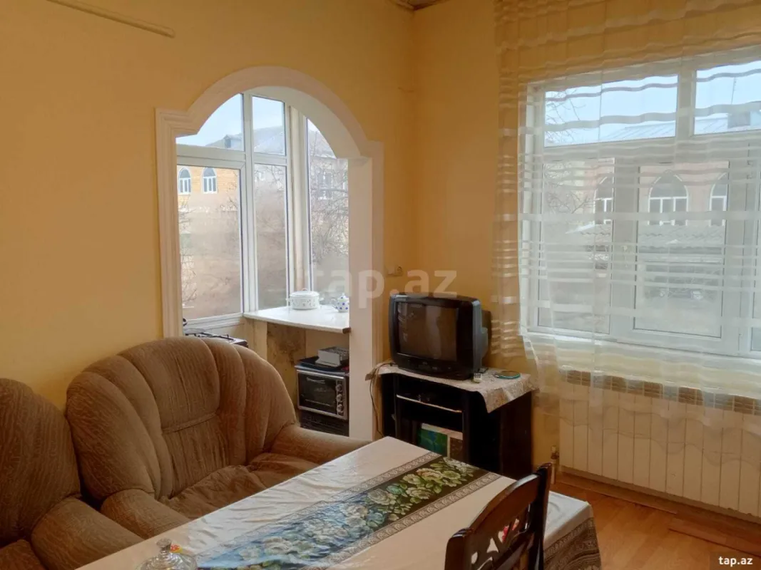 Satılır 5 otaqlı həyət evi