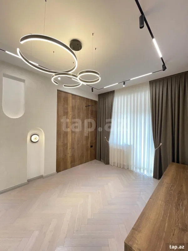 Satılır 2 otaqlı yeni tikili 68 m²
