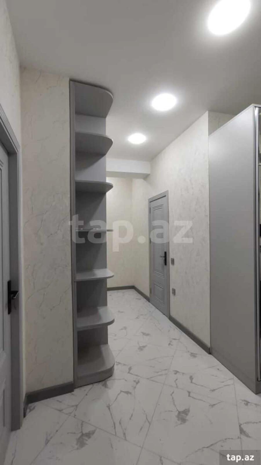 Satılır 3 otaqlı yeni tikili 74 m²