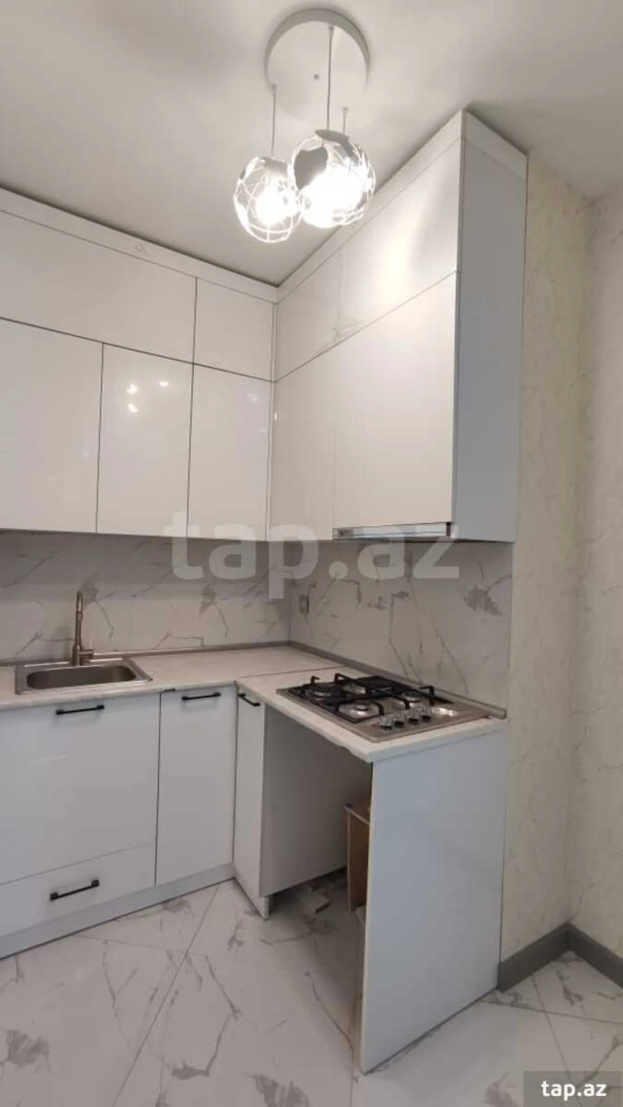 Satılır 3 otaqlı yeni tikili 74 m²