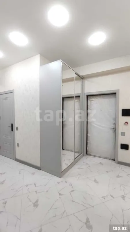 Satılır 3 otaqlı yeni tikili 74 m²