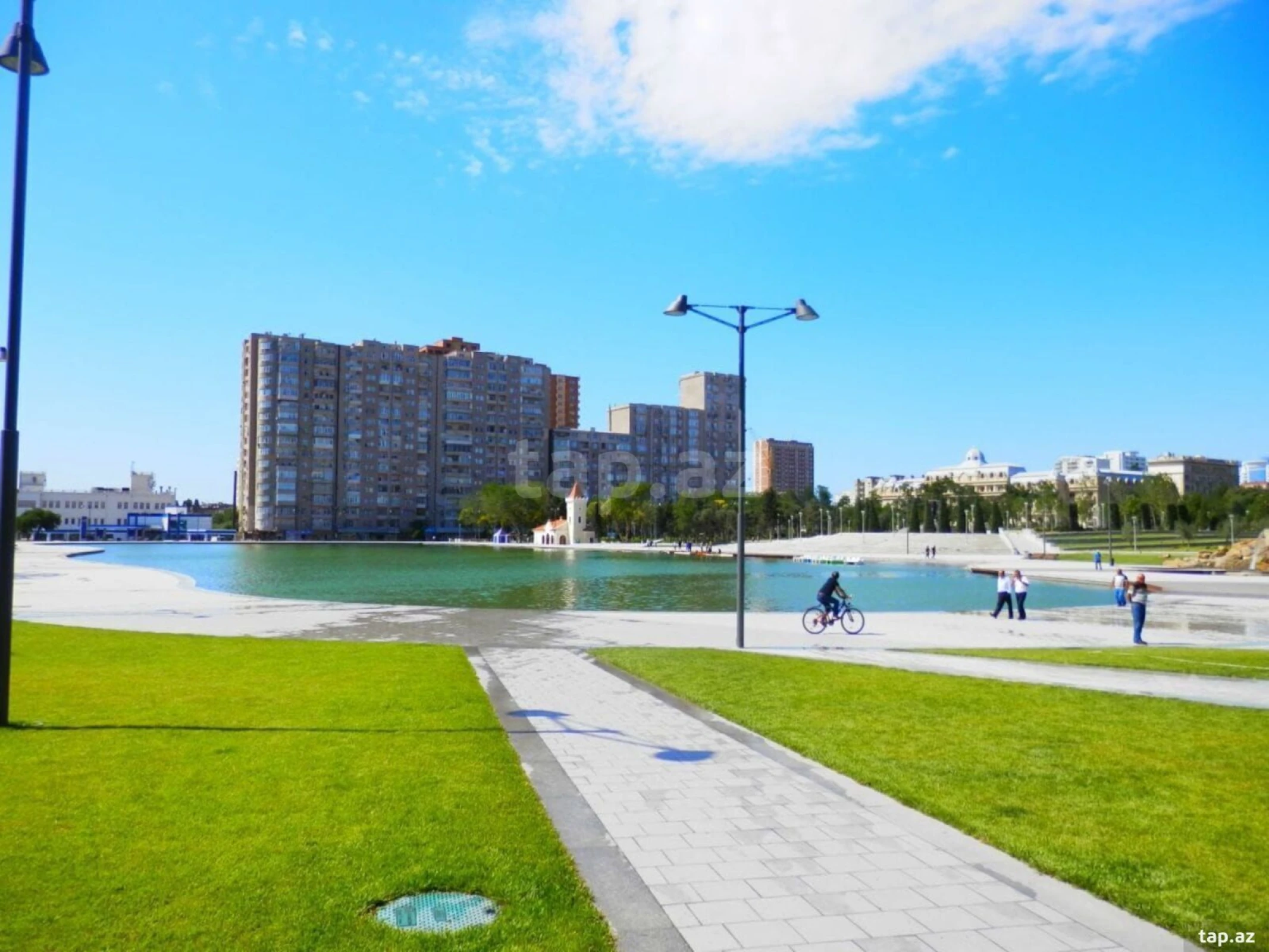 Kirayə verilir 2 otaqlı yeni tikili 109 m²