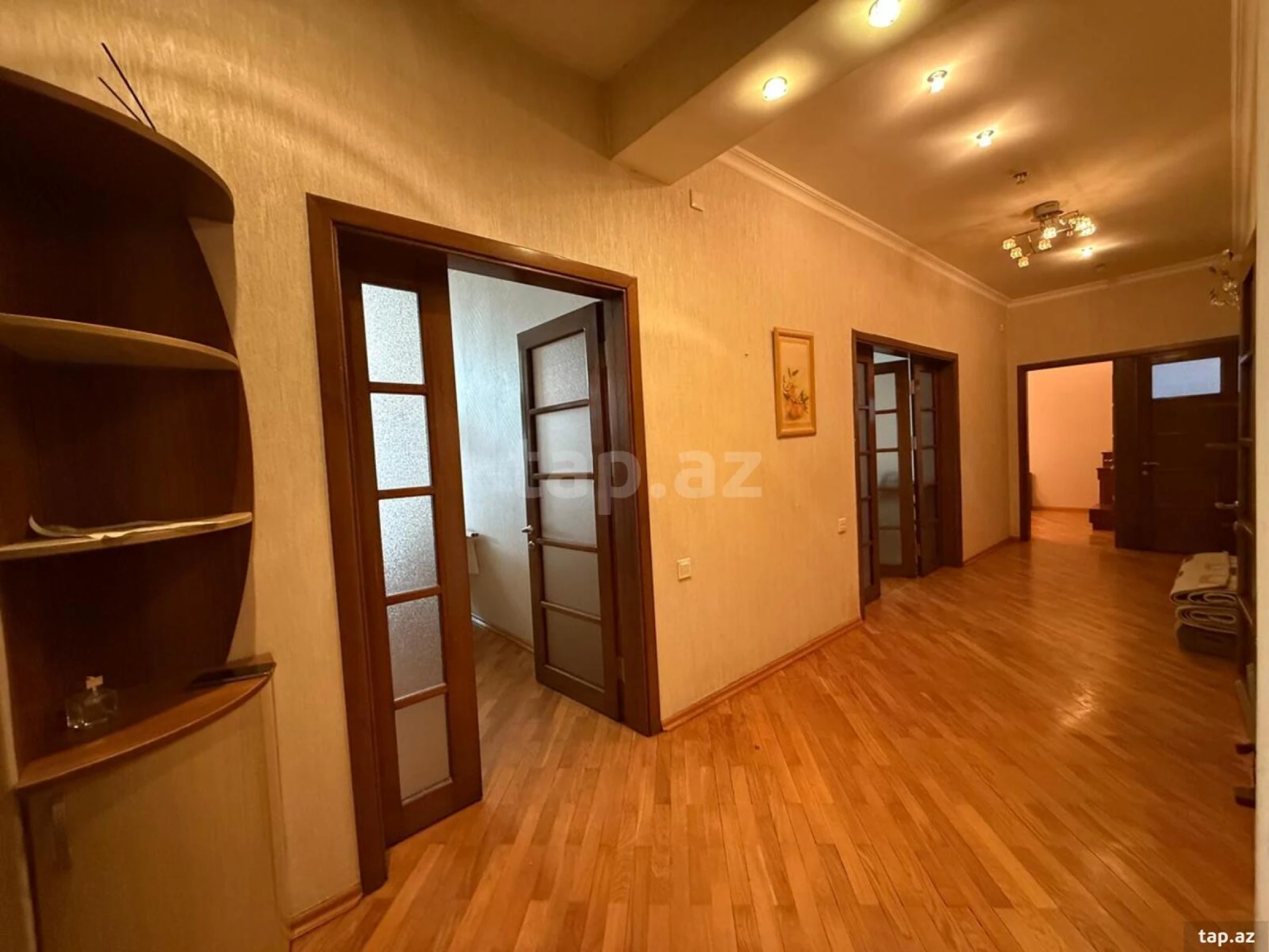 Kirayə verilir 2 otaqlı yeni tikili 109 m²