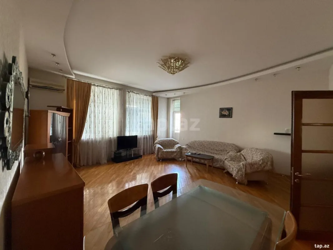 Kirayə verilir 2 otaqlı yeni tikili 109 m²