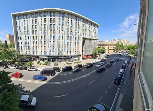 Kirayə verilir 2 otaqlı yeni tikili 109 m²