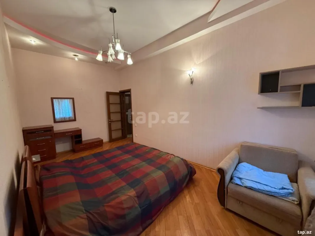 Kirayə verilir 2 otaqlı yeni tikili 109 m²