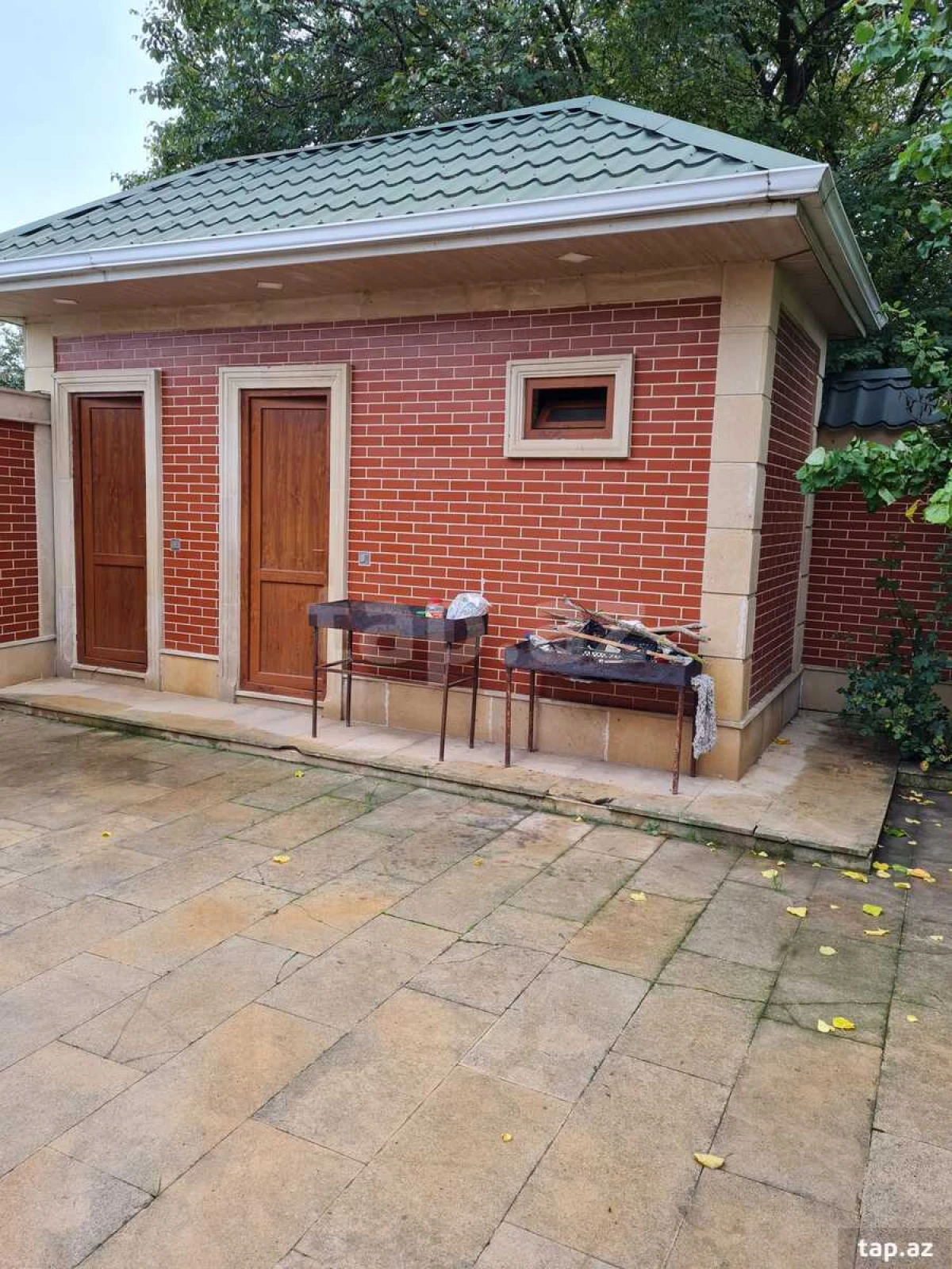 Satılır 7 otaqlı həyət evi