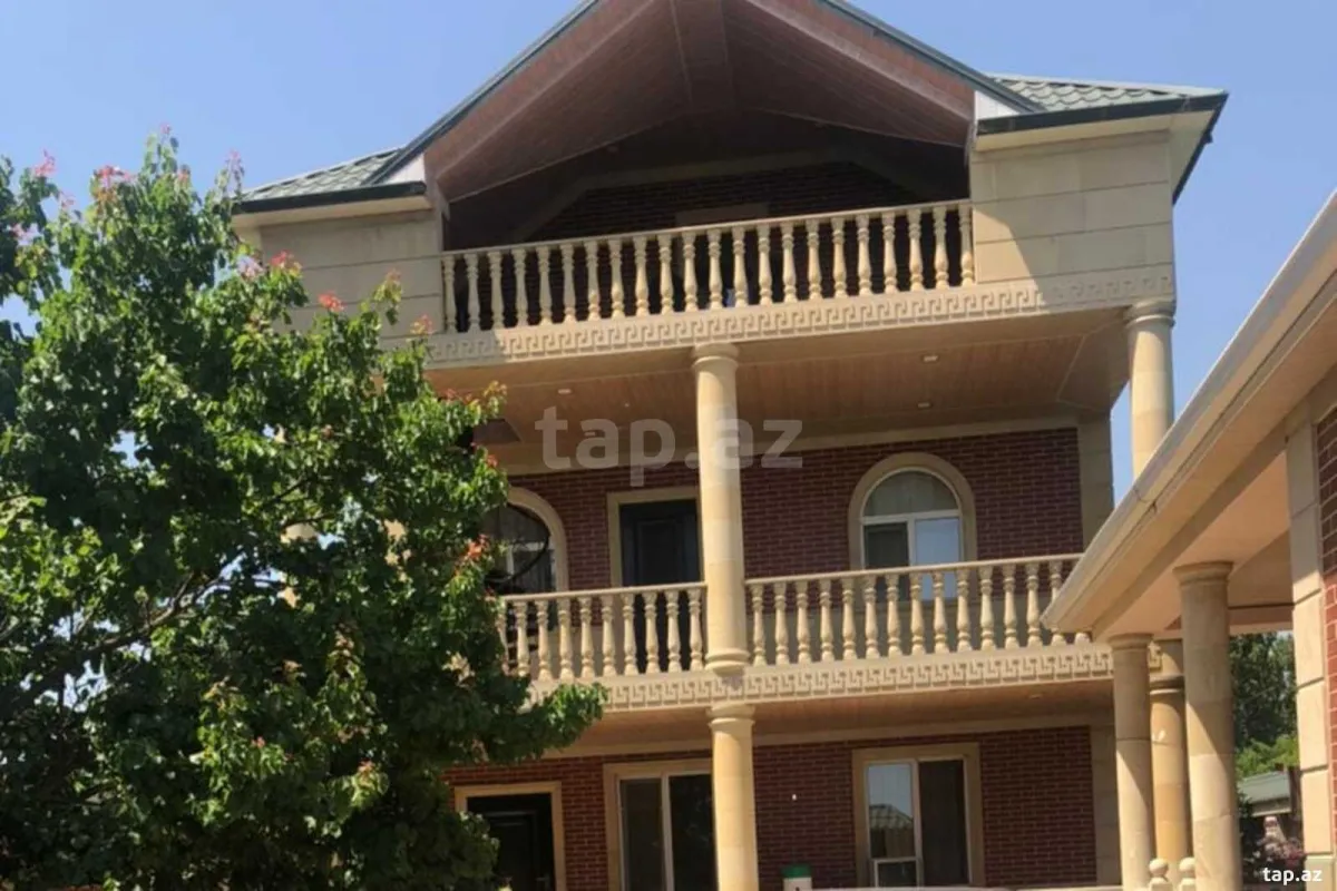 Satılır 7 otaqlı həyət evi
