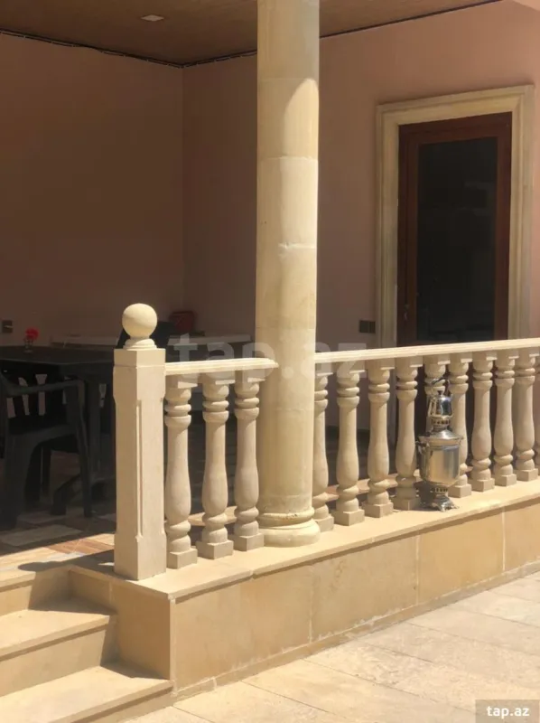 Satılır 7 otaqlı həyət evi