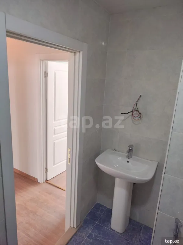 Kirayə verilir 4 otaqlı yeni tikili 100 m²