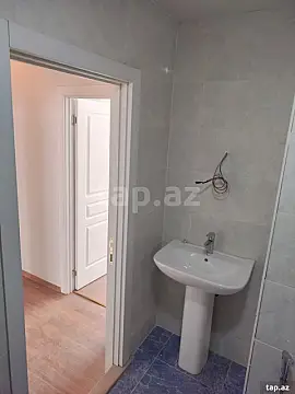 Kirayə verilir 4 otaqlı yeni tikili 100 m²