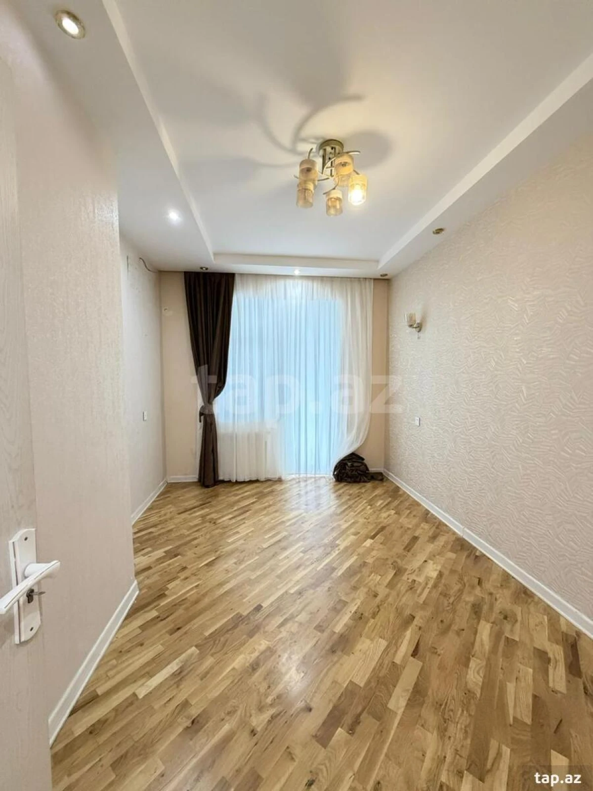 Kirayə verilir 3 otaqlı yeni tikili 96 m²