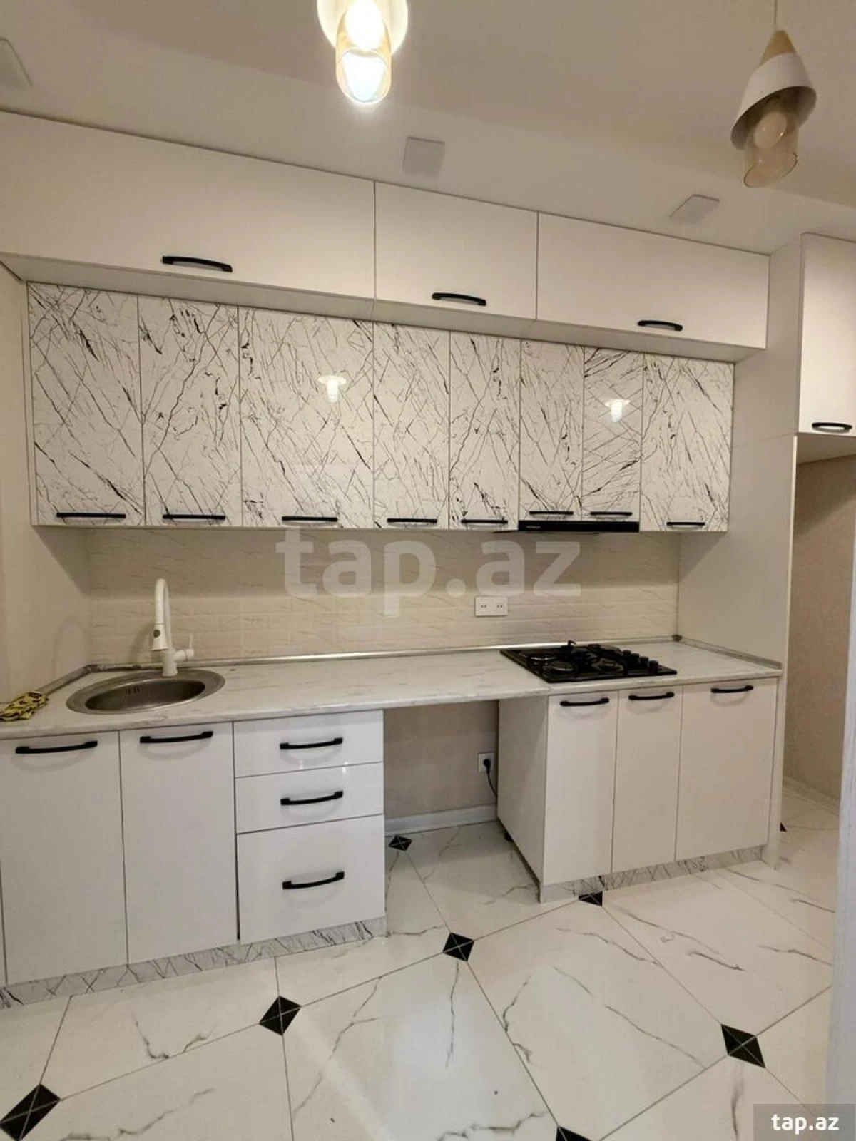 Kirayə verilir 3 otaqlı yeni tikili 96 m²