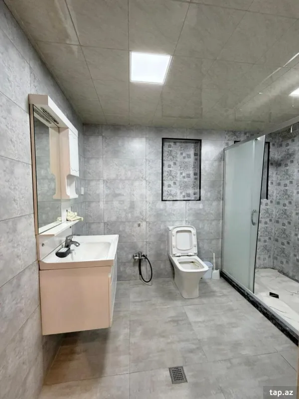 Kirayə verilir 3 otaqlı yeni tikili 96 m²