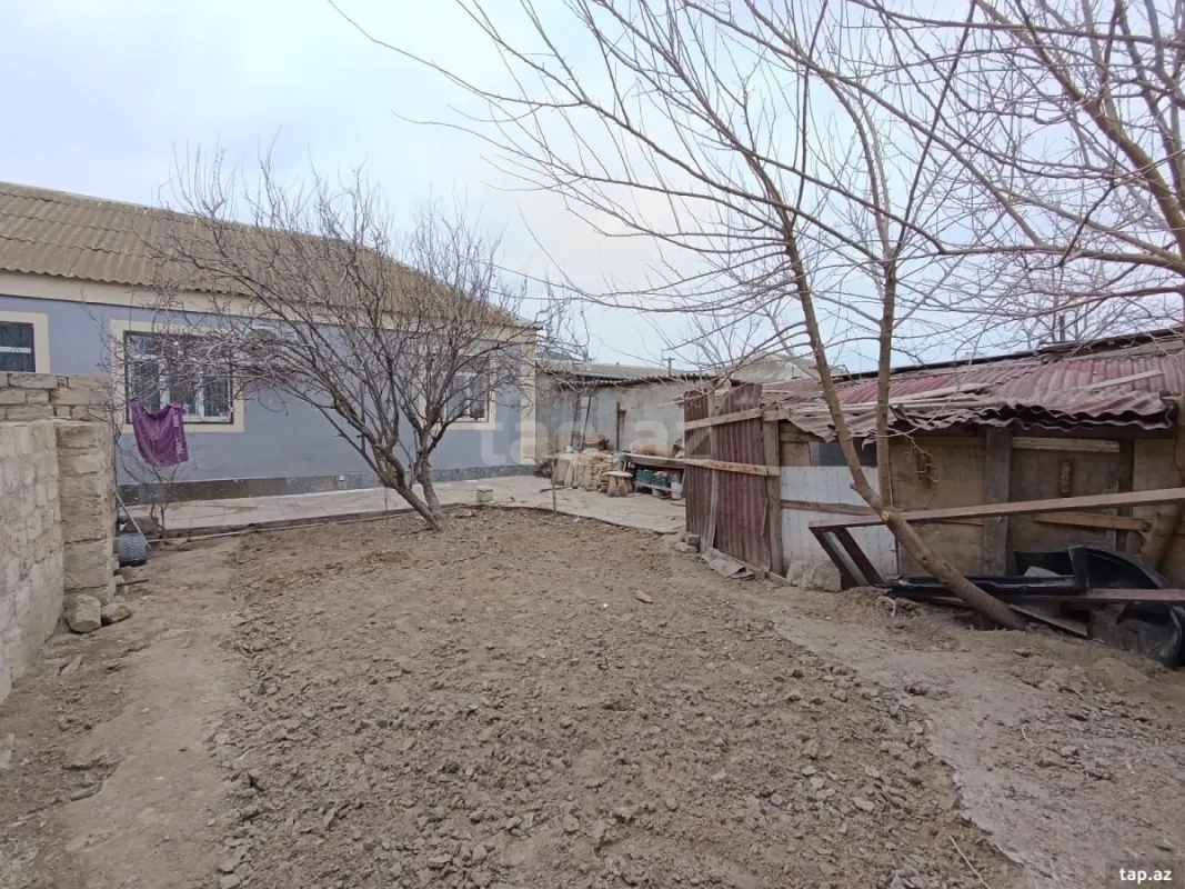 Satılır 4 otaqlı həyət evi