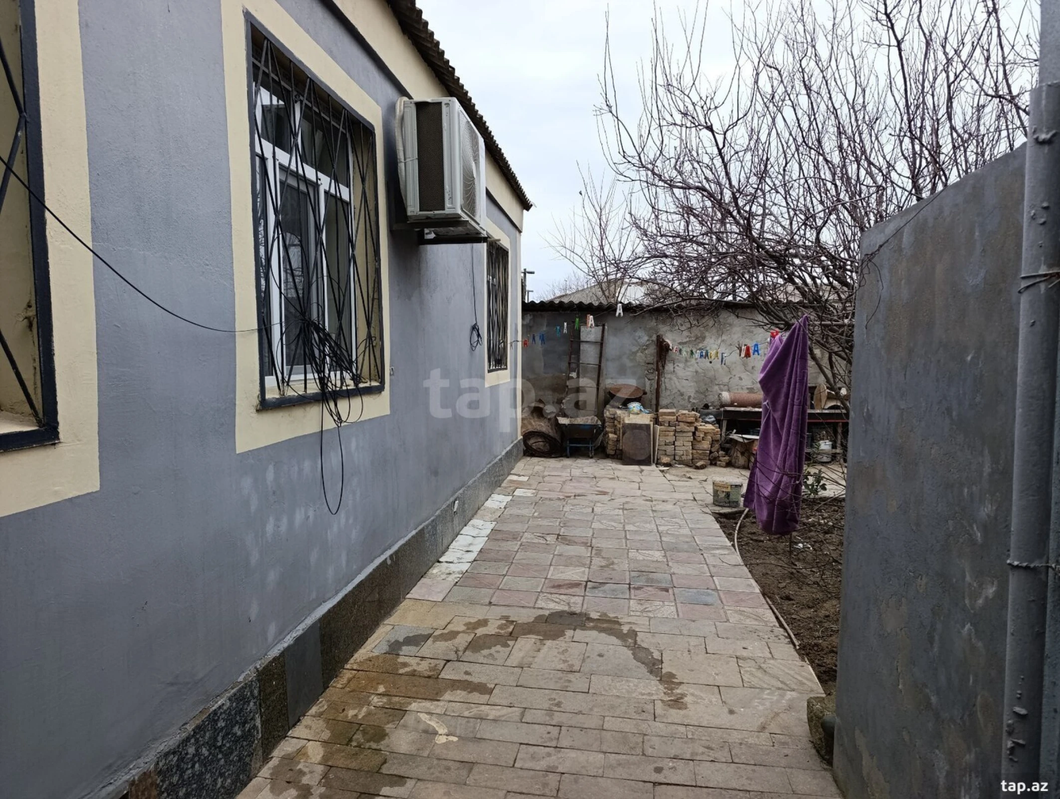 Satılır 4 otaqlı həyət evi