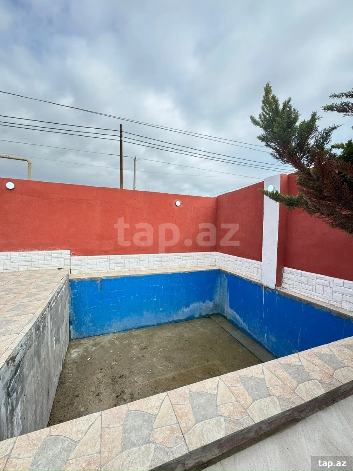 Satılır 3 otaqlı həyət evi